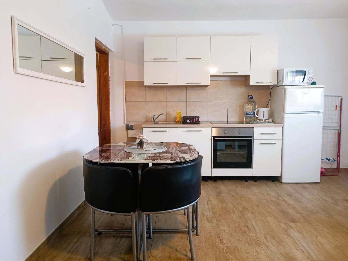 Apartments Babic 50 Meters From The Beach Vir Exterior foto